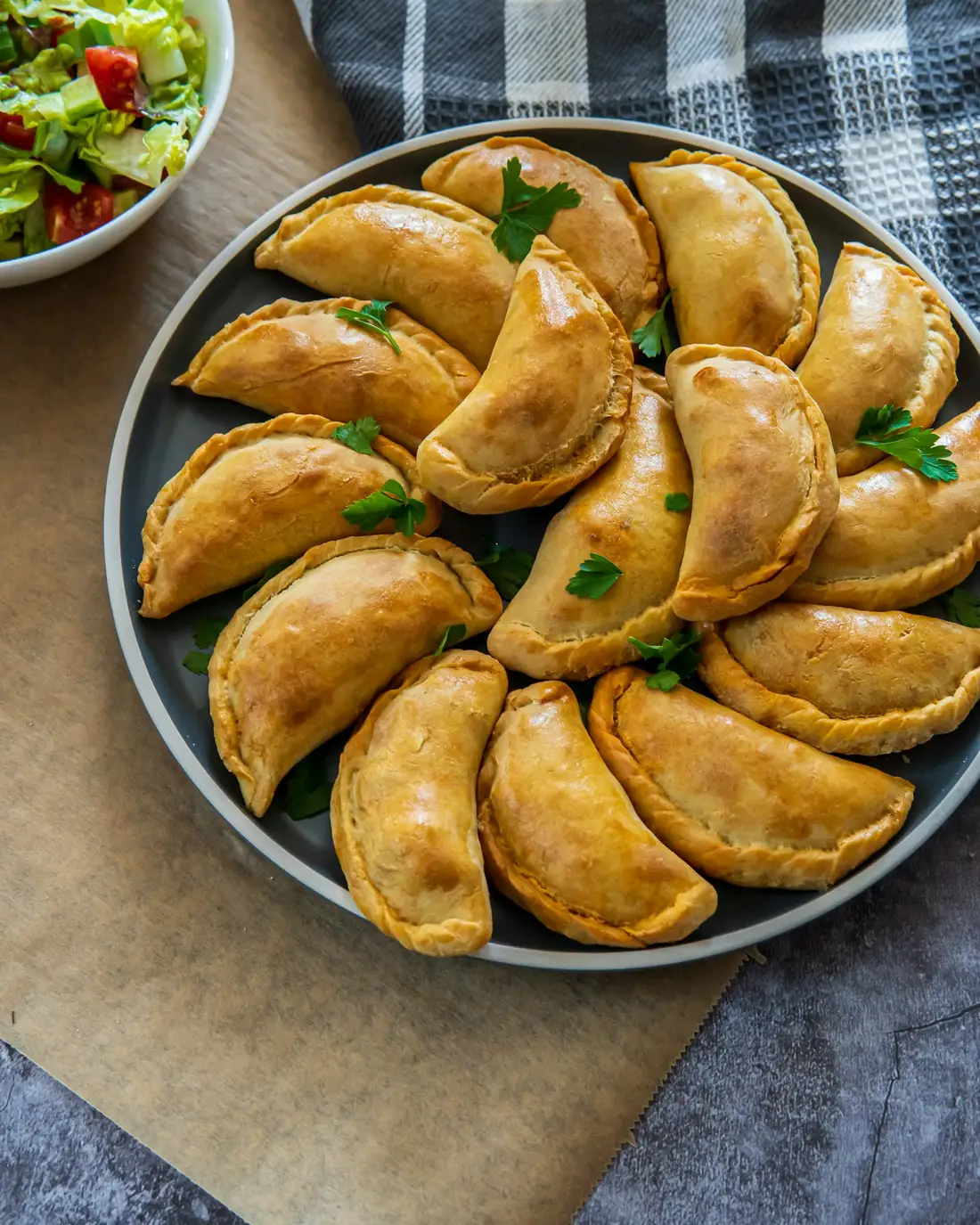 Imagem ilustrativa: empanadas de forno integrais de carne