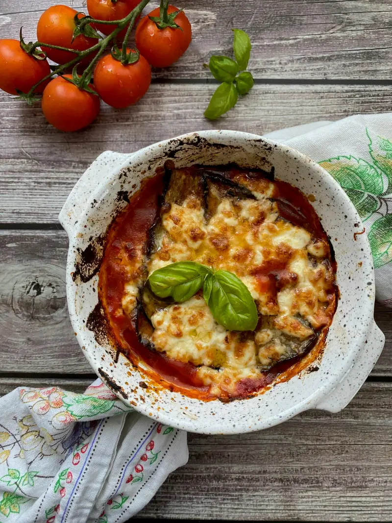 Imagem ilustrativa: berinjela à parmegiana light